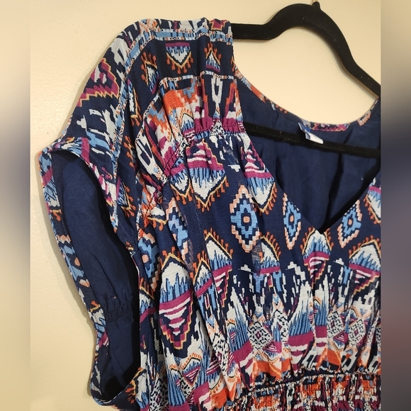 Old Navy Top Women's Sz L Blue White Blouse Ikat Aztec Lightweight Short Sleeve - Picture 4 of 9